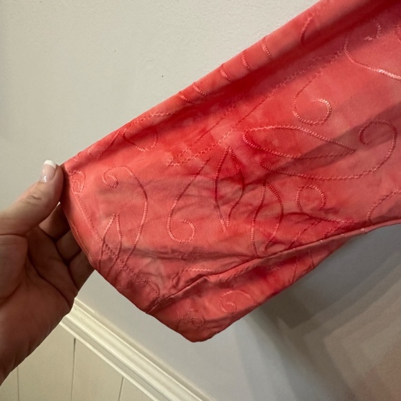 Cato Woman Salmon Pink Detailed 3/4 Sleeve Rounded Neck Blouse Sz 22/24W GUC - Picture 6 of 8